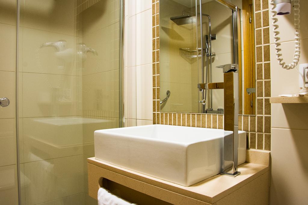 Double Room with Extra Bed without sea view (2 Adults + 1 Child),450112479:JPEG